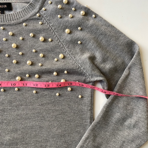 NWOT QED London Pearl embellished gray sweater pull over size S - Picture 6 of 11